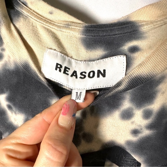 🌪️ Reason Tie-Dye Logo Tee, Gothic “Reason” Graphic (M), Black/Beige Streetwear - Picture 6 of 8